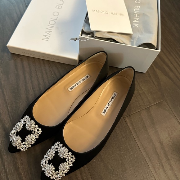 Manolo Blahnik Shoes - Manolo Blahnik size 7 Only worn once to try it on. Reg price $1245 withtax $1406